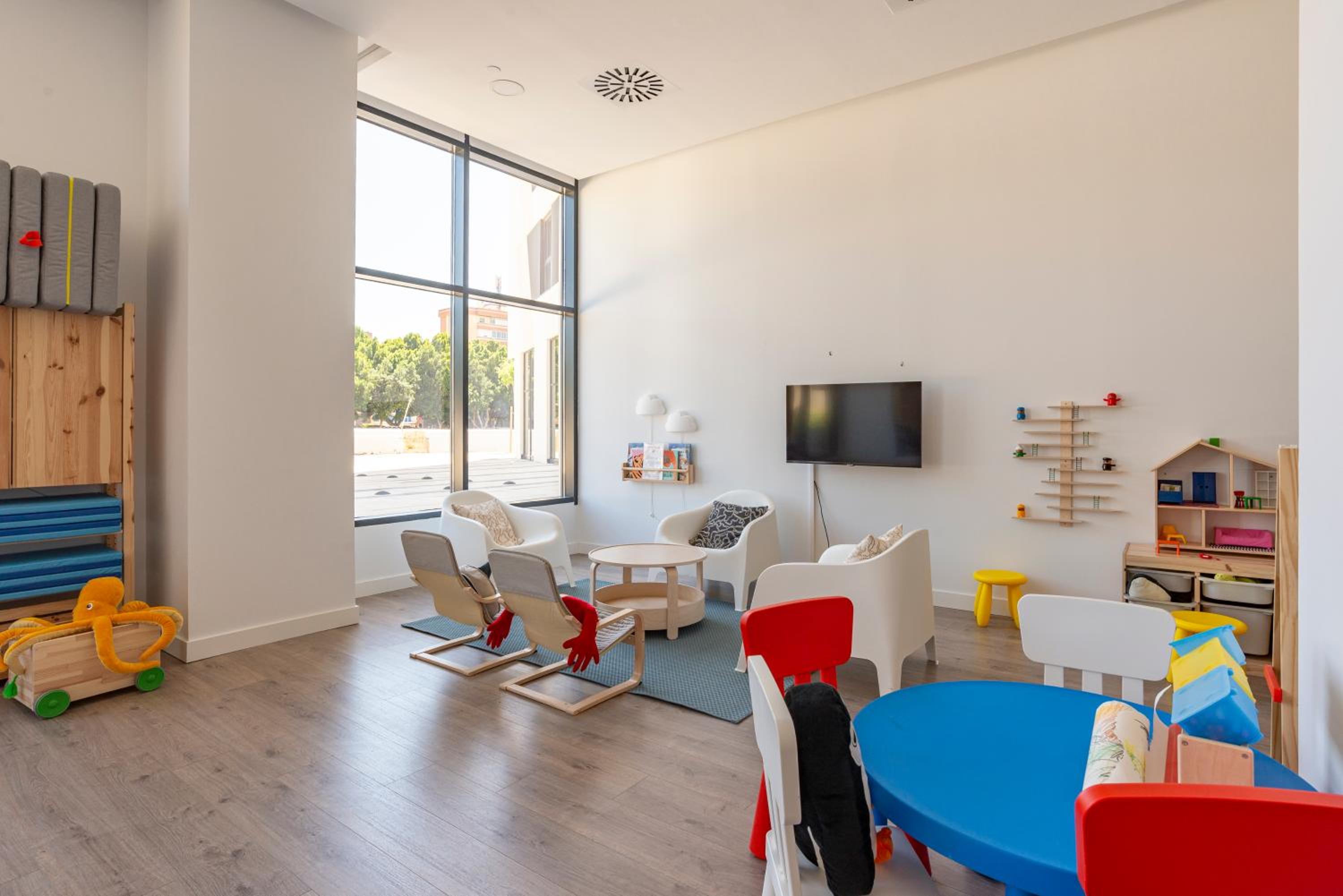 Skyline III Pool & Coworking by ELE Apartments