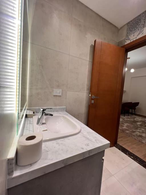 White Palace served Apartment 22
