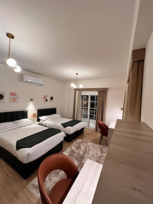 White Palace served Apartment 22