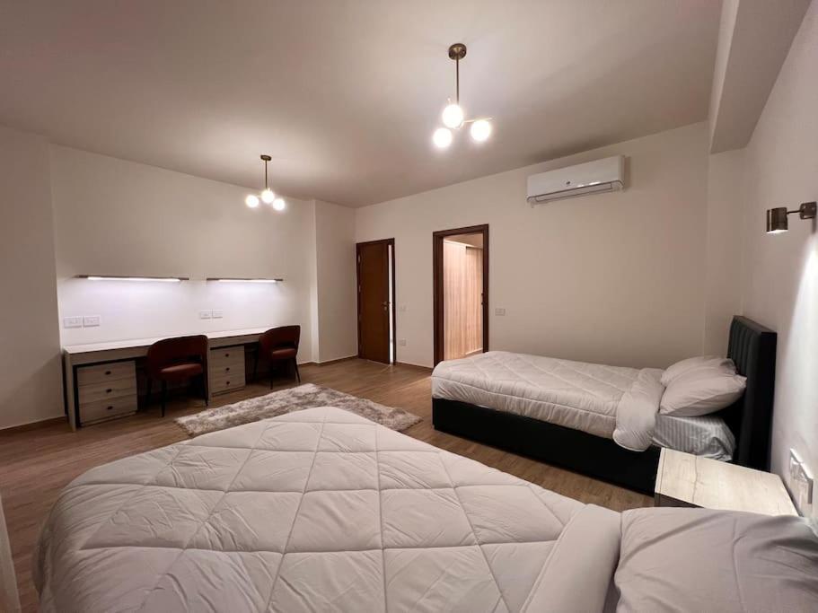 White Palace served Apartment 22