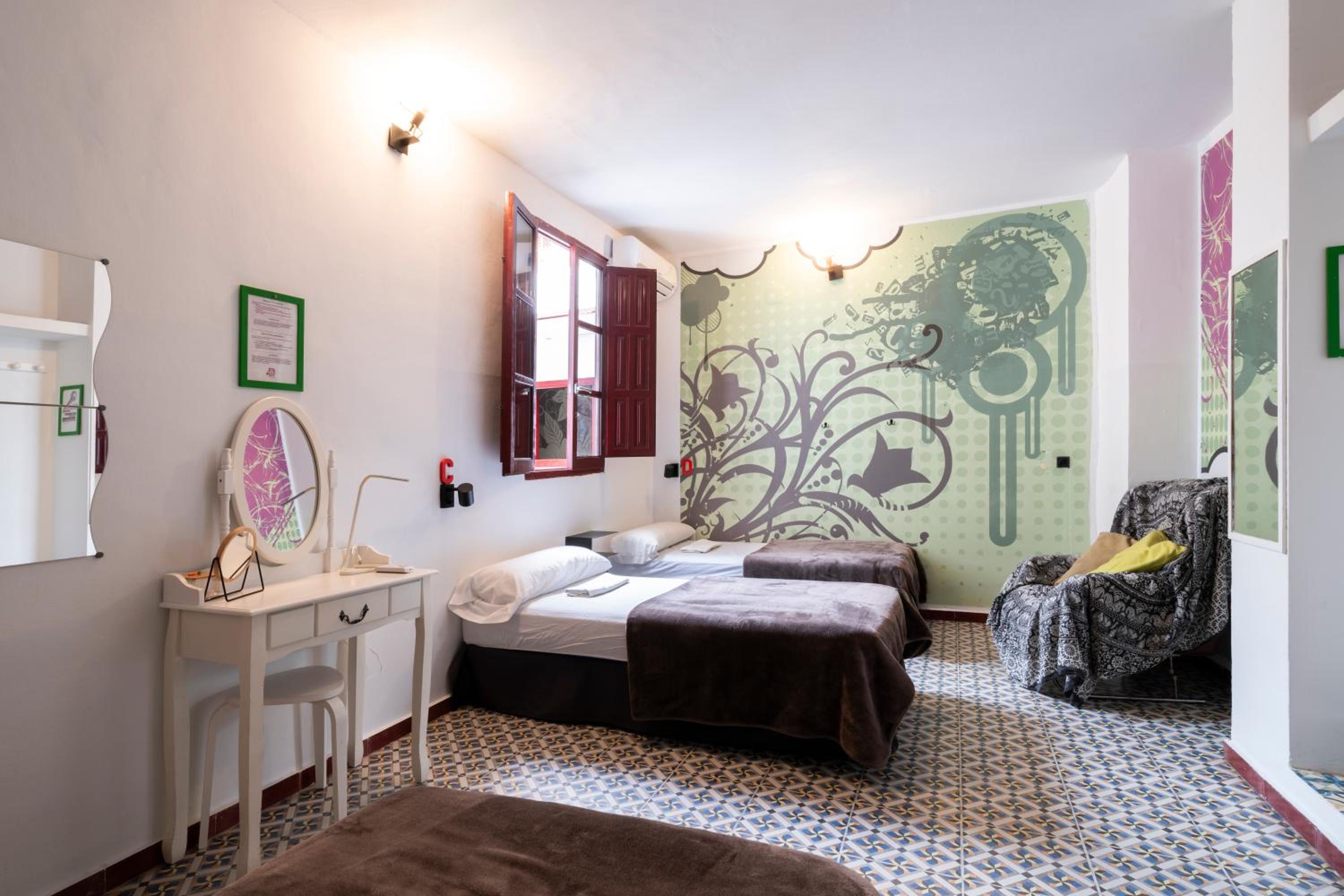 Home Youth Hostel by Feetup Hostels