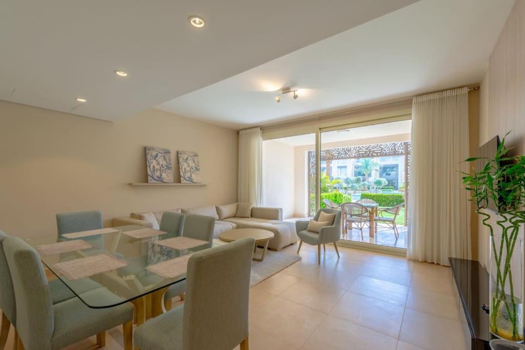 Stylish Gouna Escape 2BR Mangroovy Beach Pool Access