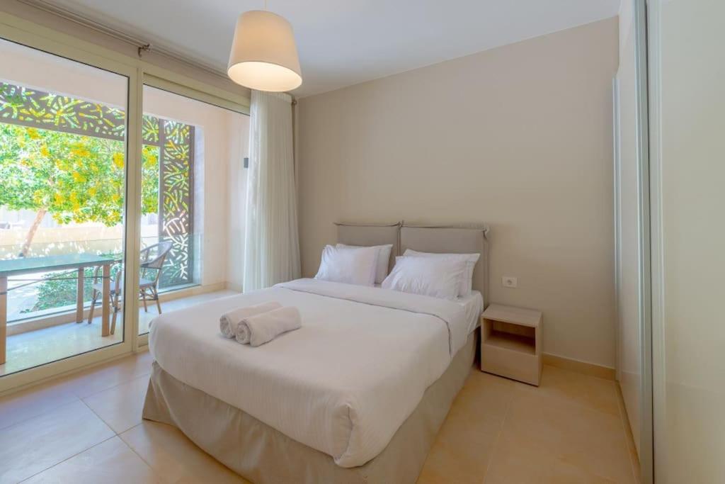 Stylish Gouna Escape 2BR Mangroovy Beach Pool Access