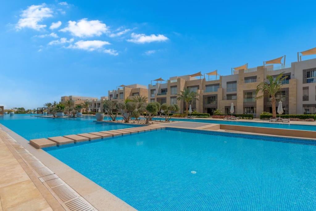 Stylish Gouna Escape 2BR Mangroovy Beach Pool Access