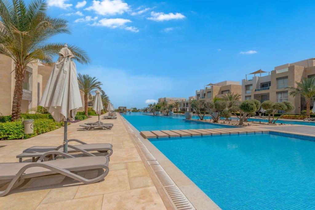 Stylish Gouna Escape 2BR Mangroovy Beach Pool Access