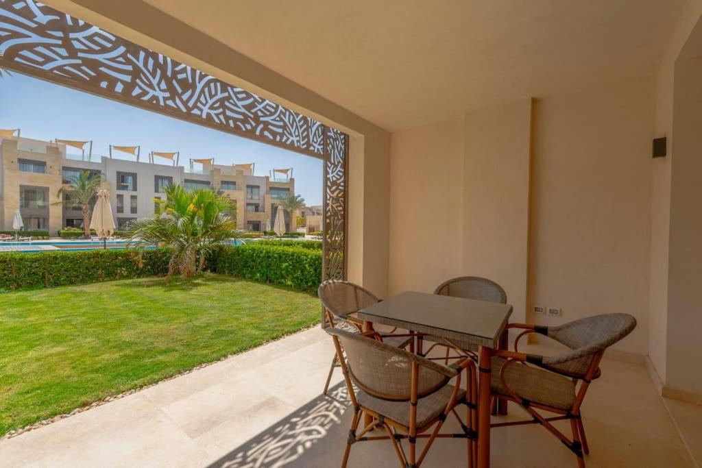 Stylish Gouna Escape 2BR Mangroovy Beach Pool Access