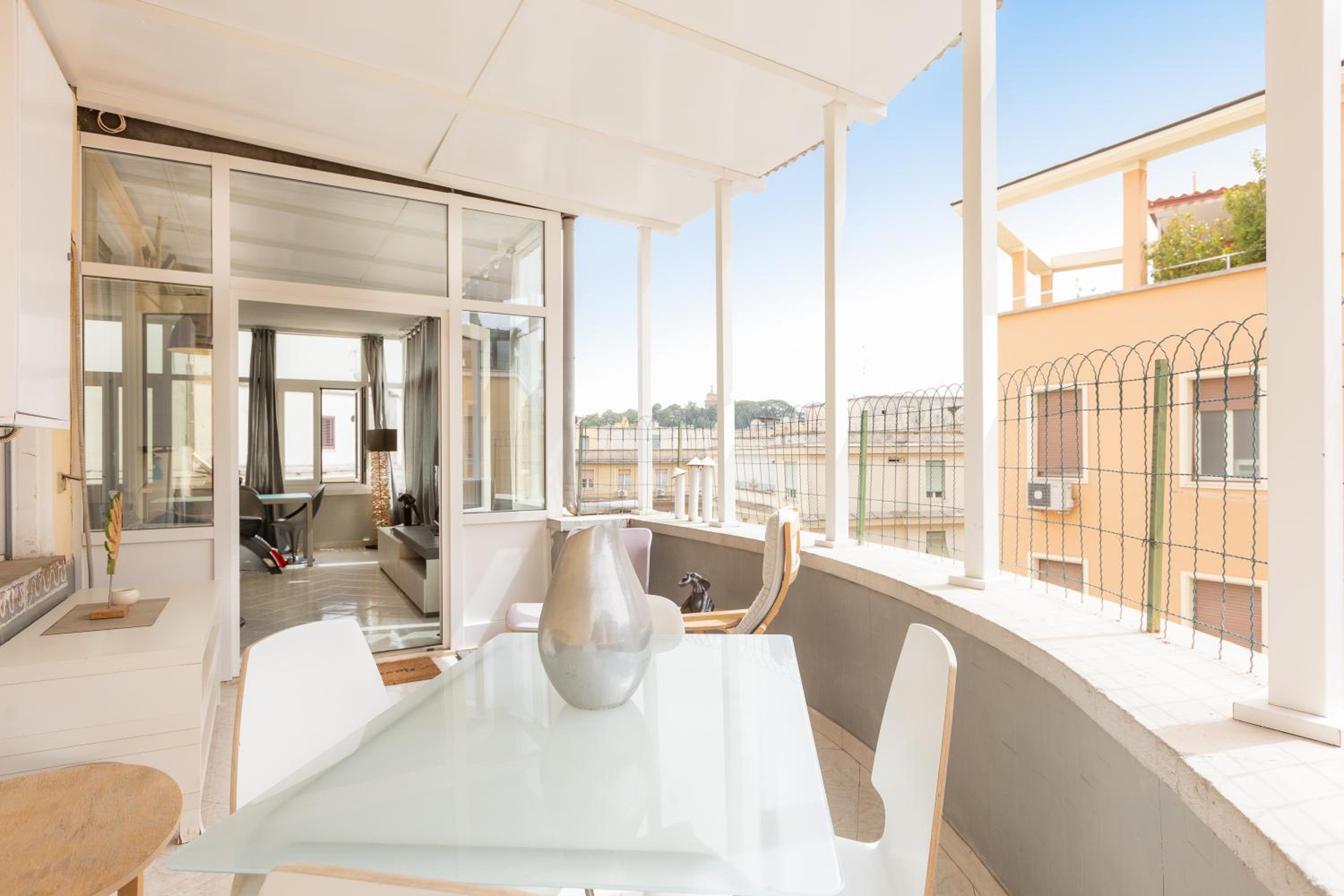 Cupolone view Penthouse by Rental in Rome
