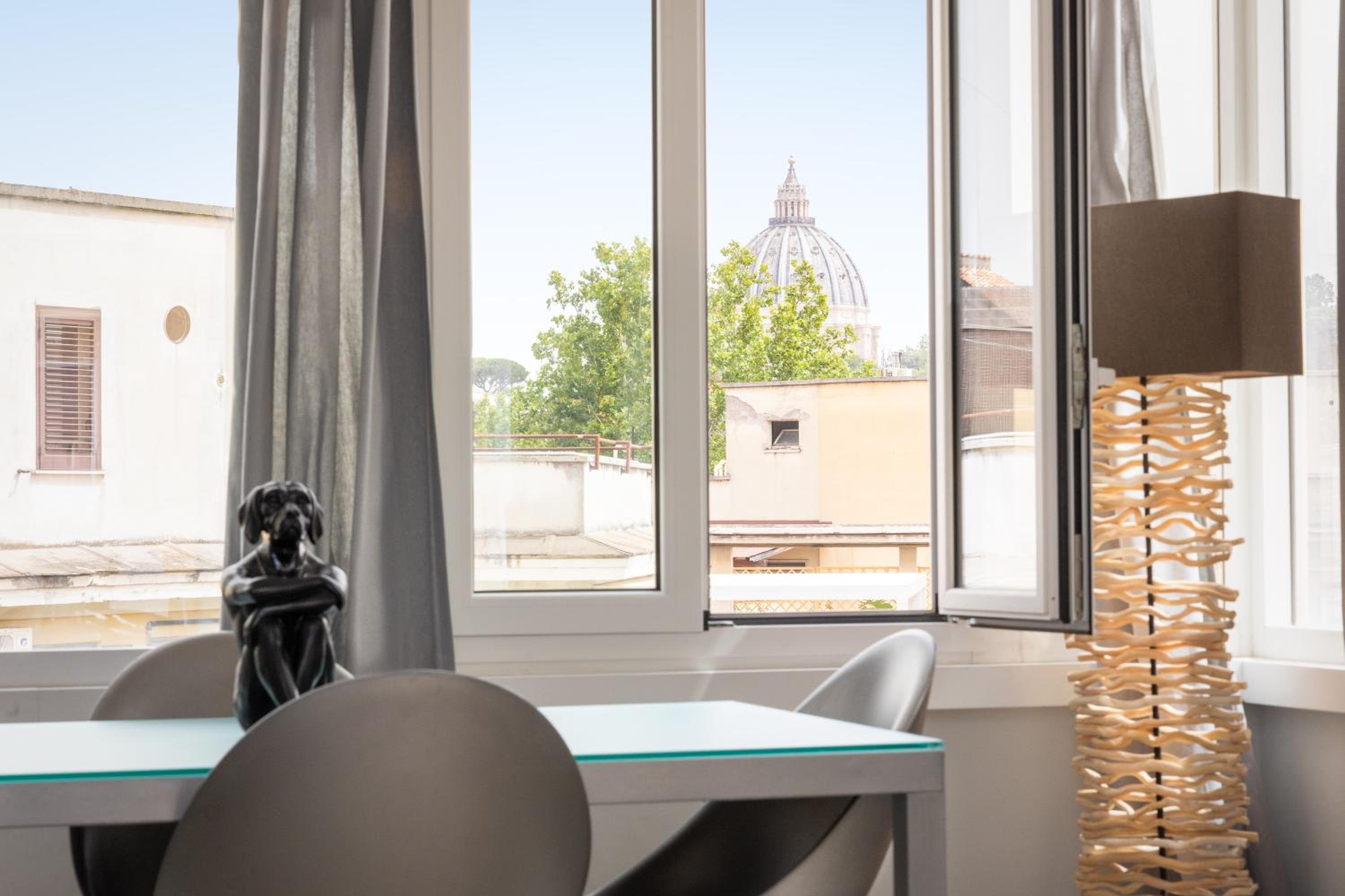 Cupolone view Penthouse by Rental in Rome