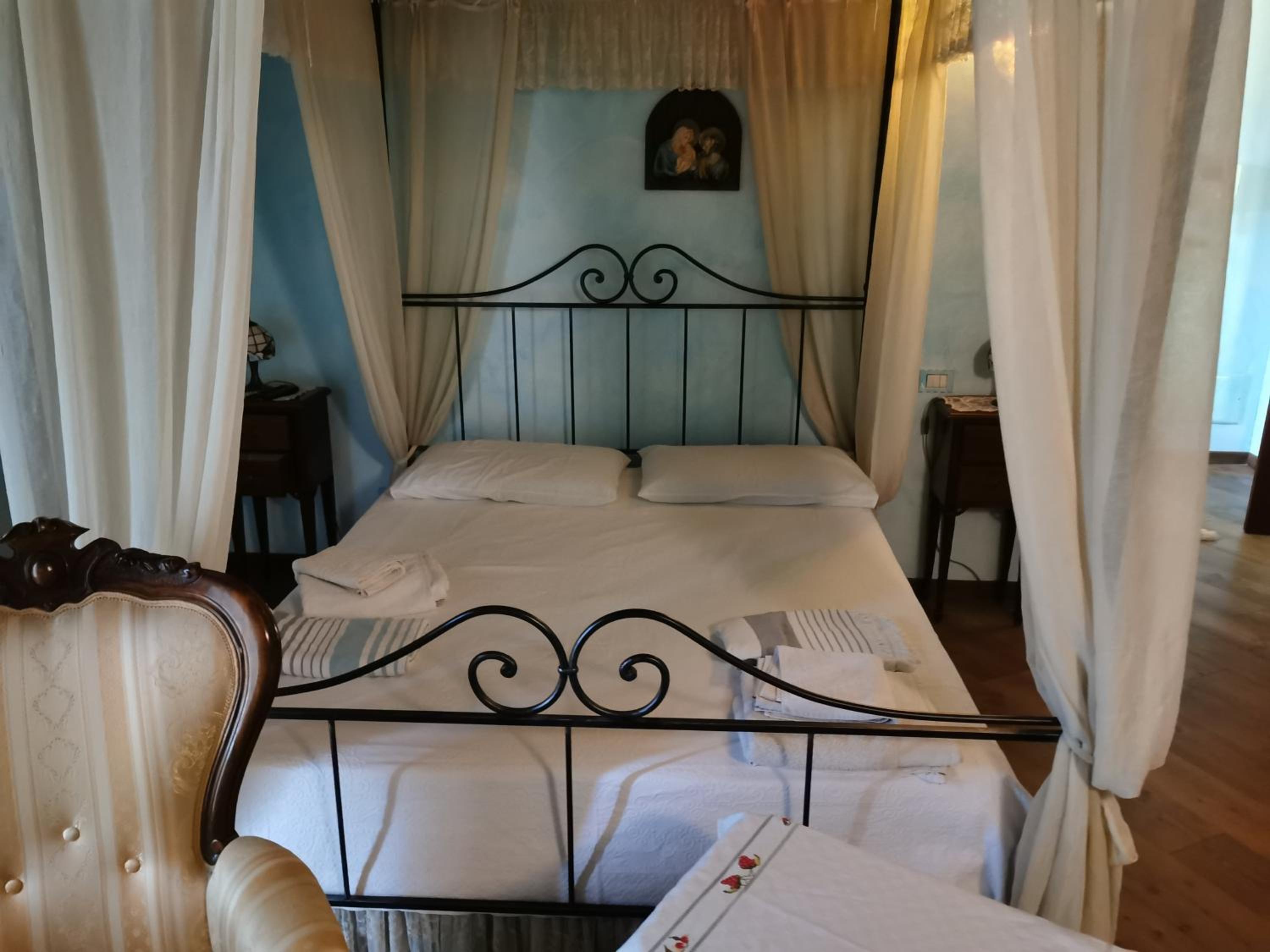 B&B VILLA MELOGRANO PONTOGLIo view 2