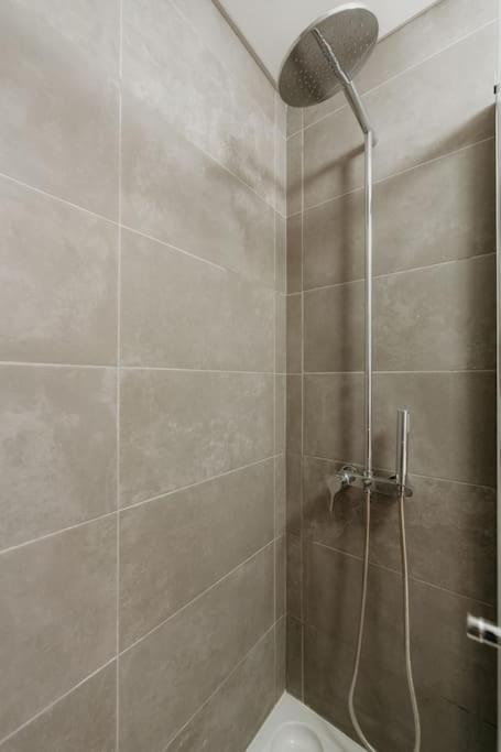 Outstanding Flat, High Decor, Super Location view 3