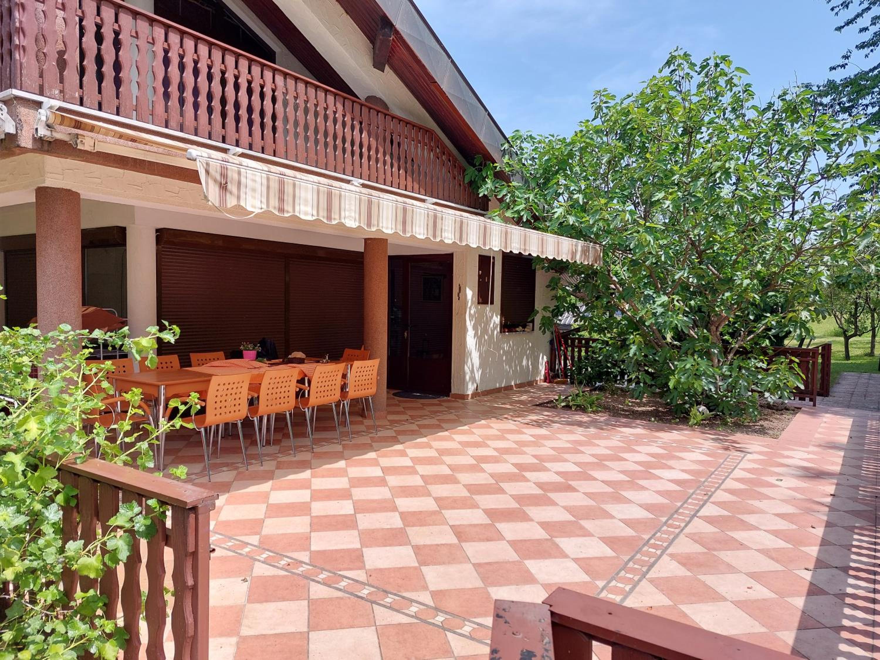Apartman Vila Una Royal view 3
