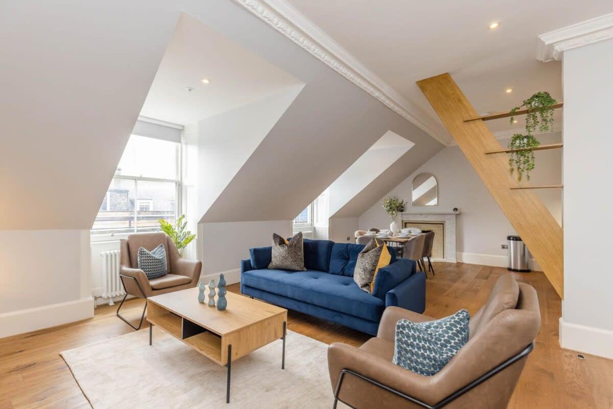 Dragon Suites - Ladon Suite - 2 bed city centre luxury apartment view 3