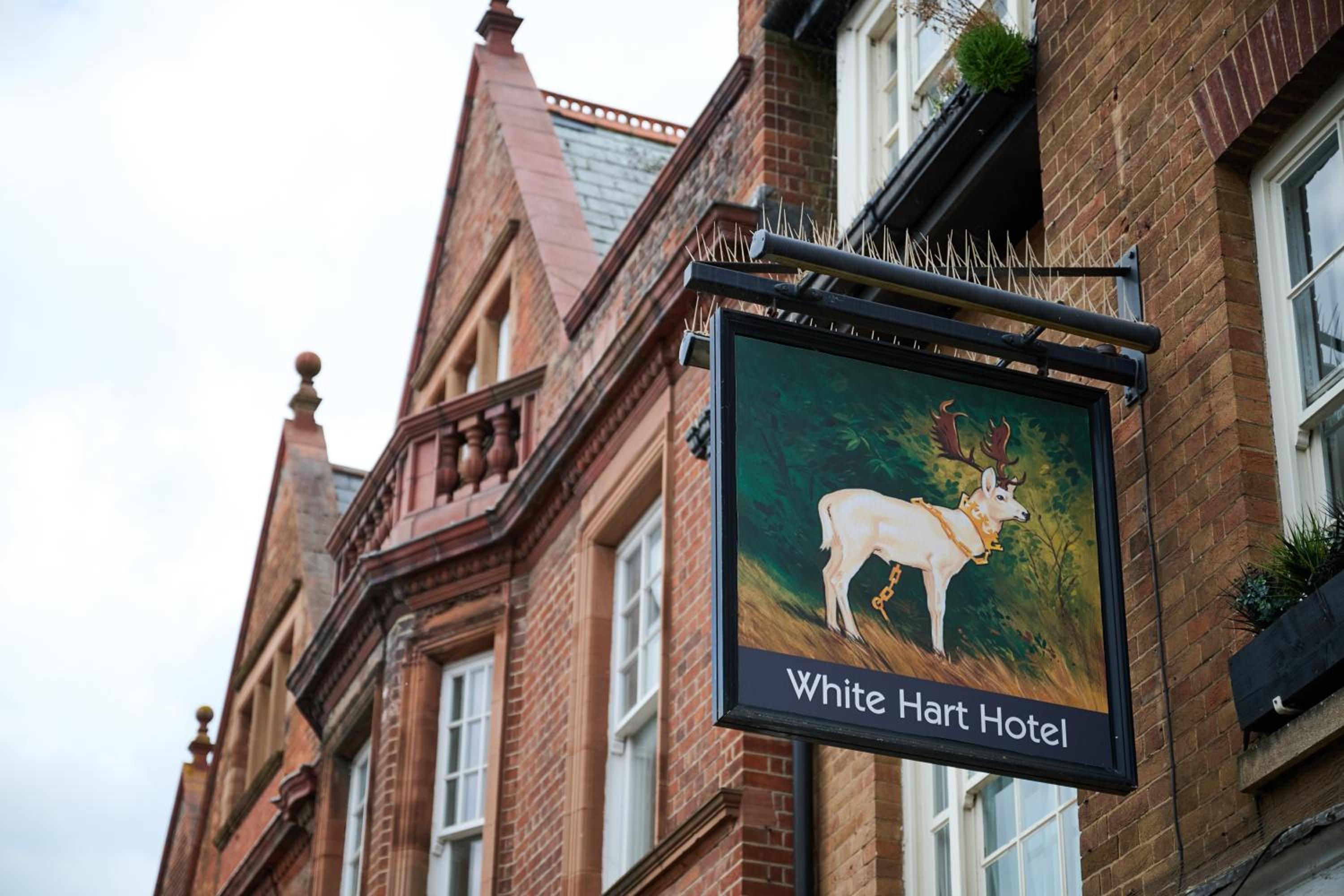 Newmarket Vacations - White Hart, Newmarket by Marston's Inns - Property Image 6