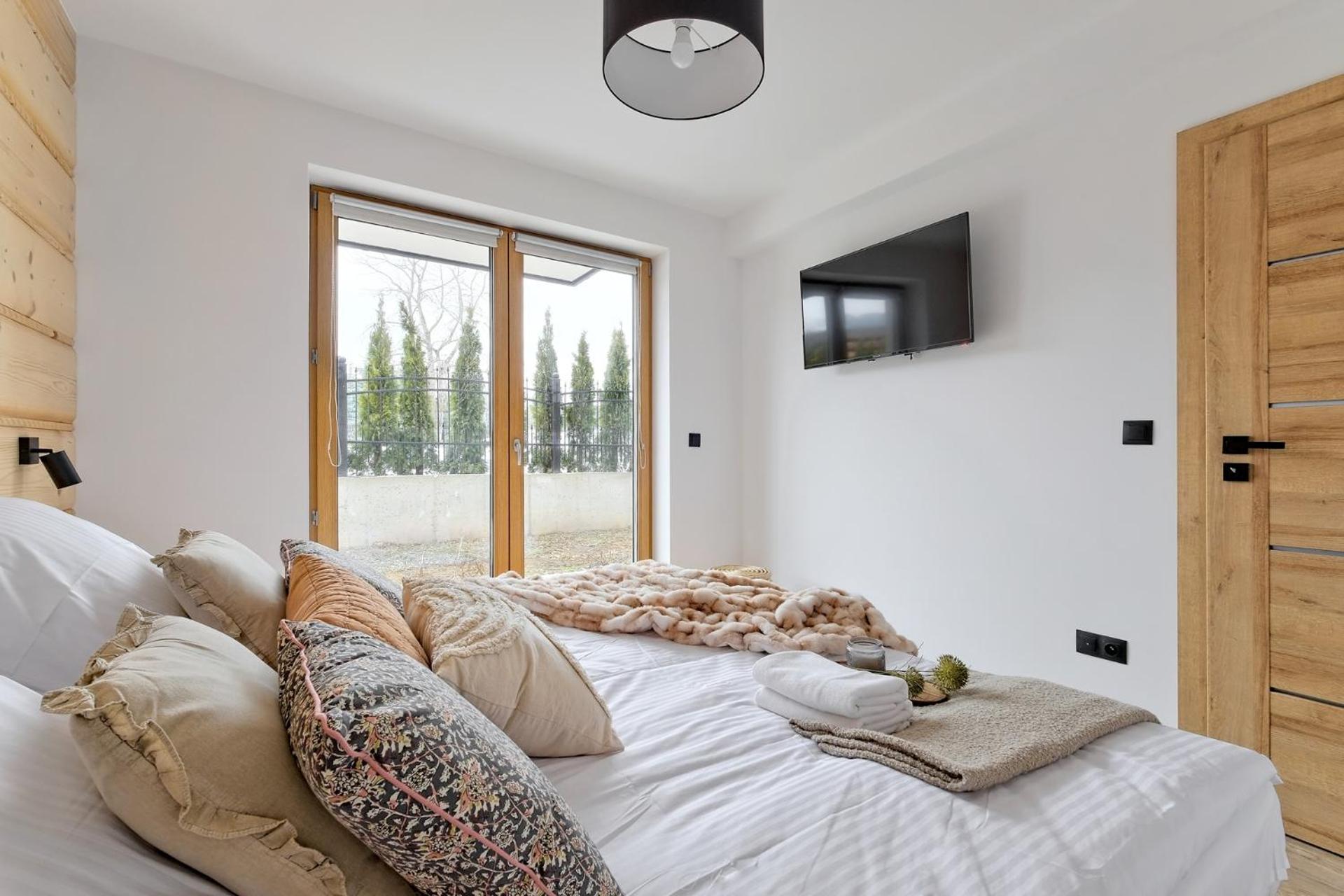 Księżycowe Apartamenty SPA - Mountain View by Golden Apartments