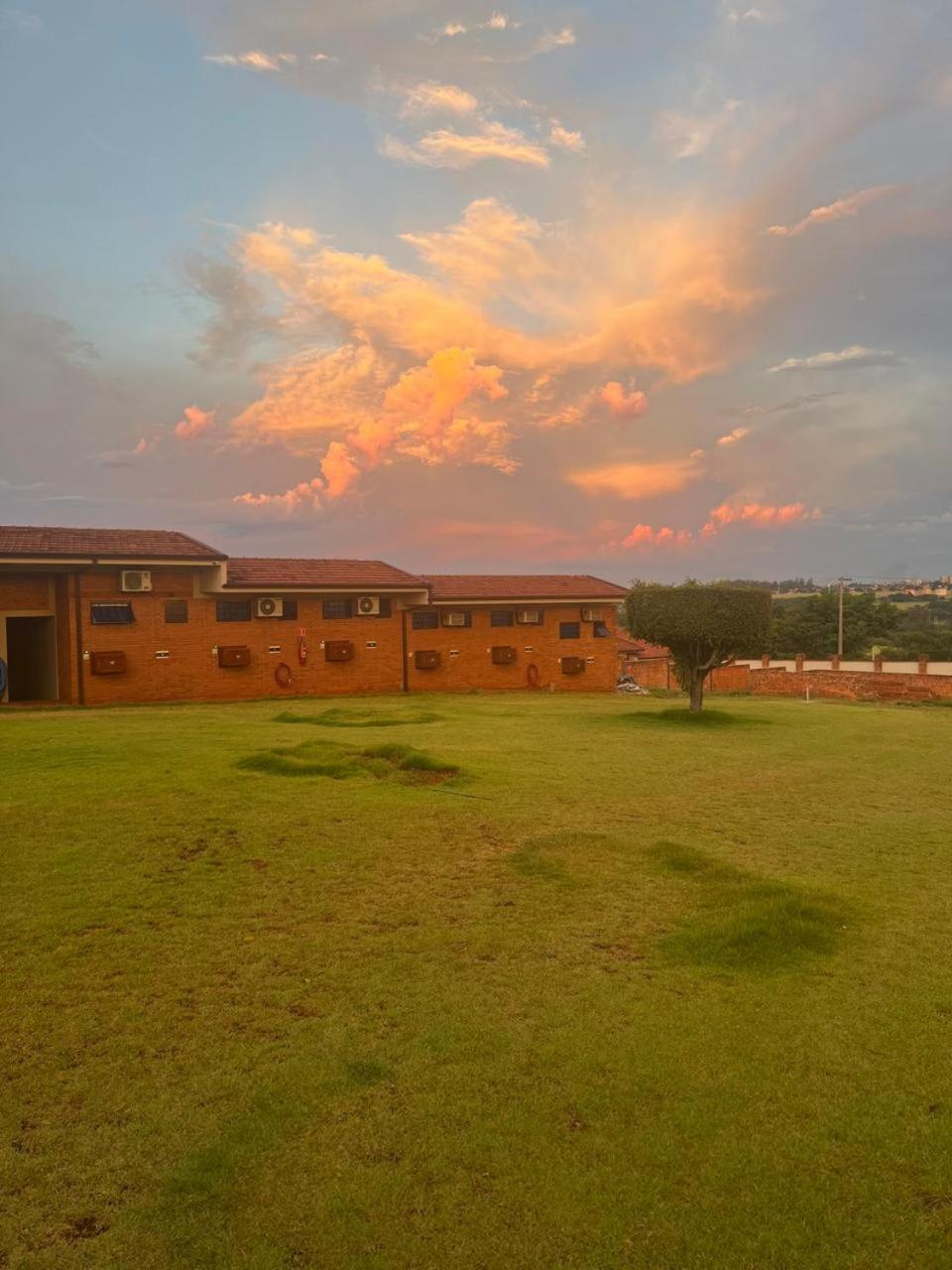 Status Motel Ourinhos