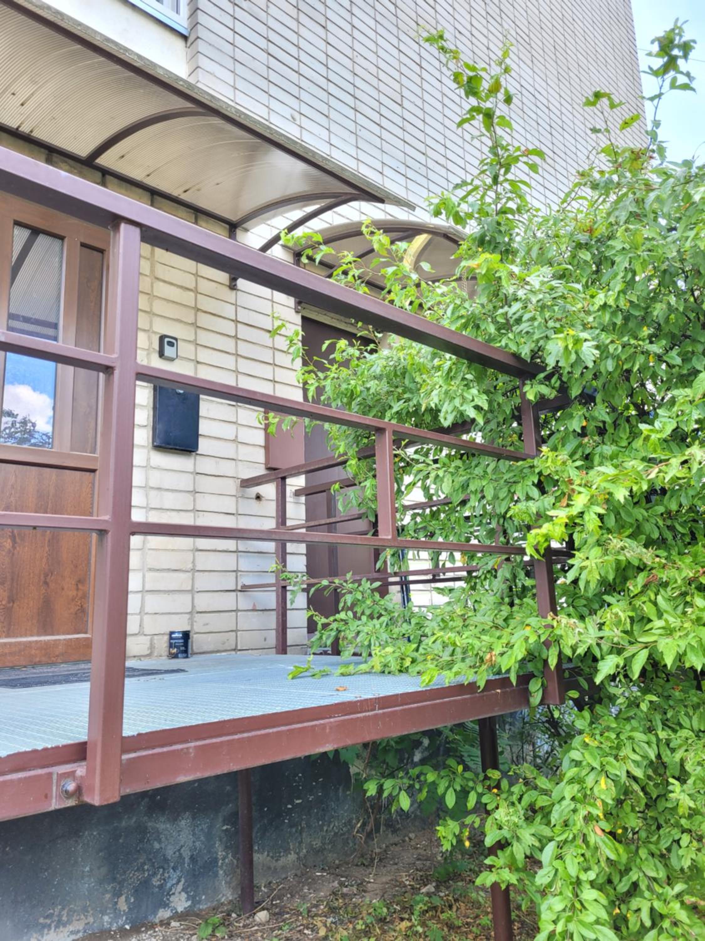 Photo 6