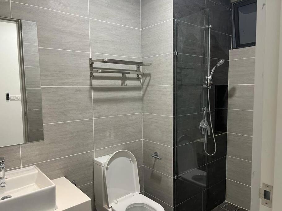 KLCC view luxury service apartment Trion KL