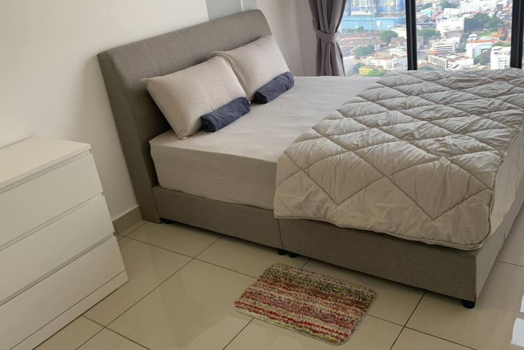 KLCC view luxury service apartment Trion KL