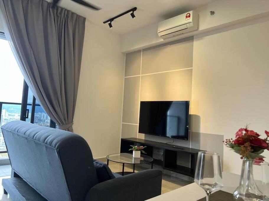 KLCC view luxury service apartment Trion KL