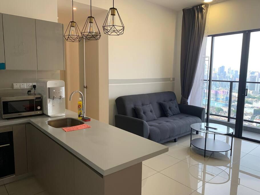 KLCC view luxury service apartment Trion KL