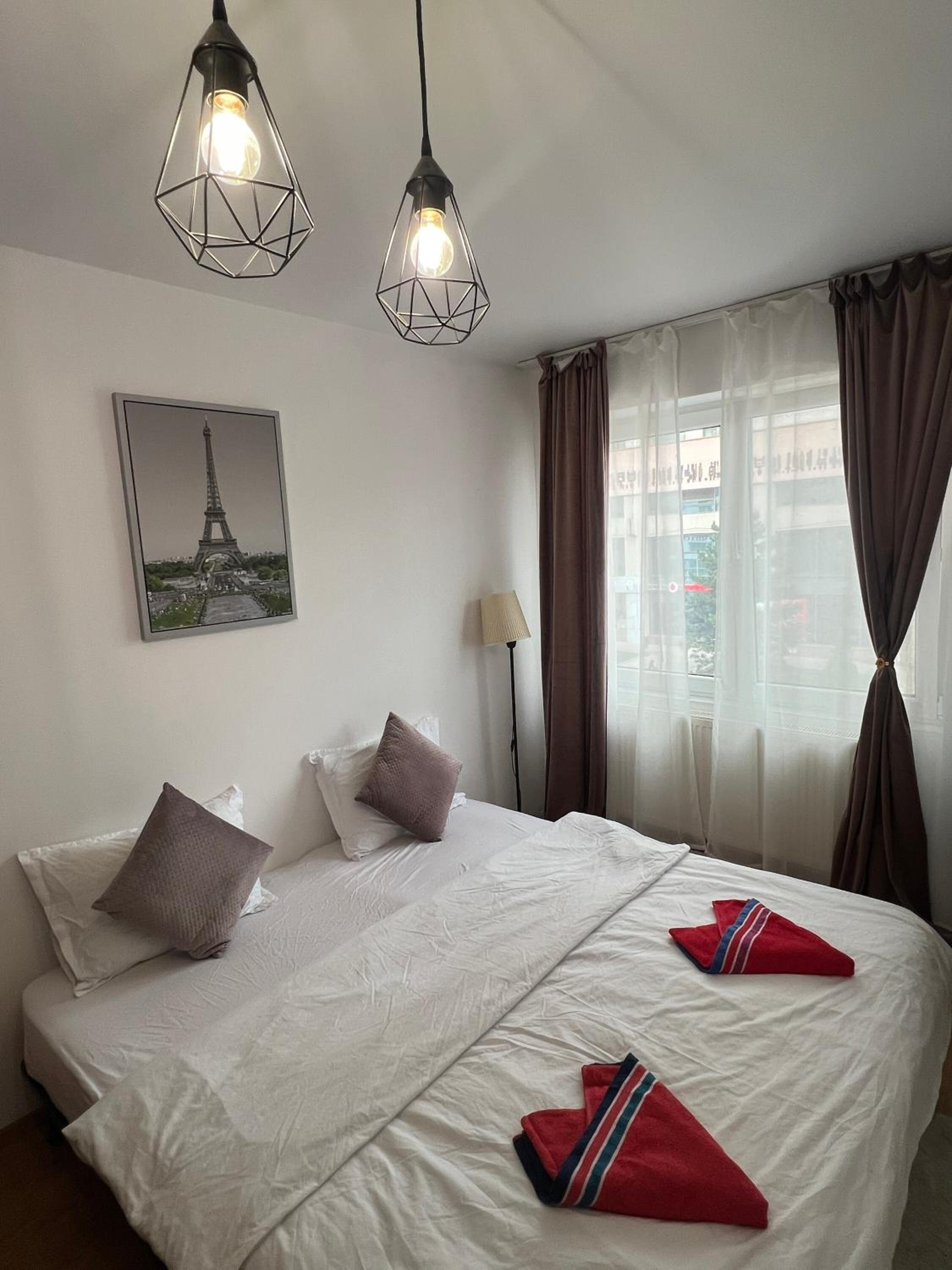 2 rooms apartment City Center view 3
