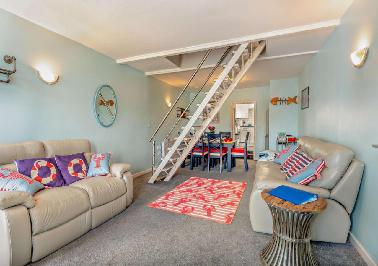 3 Bed in Kingswear oc-a29168