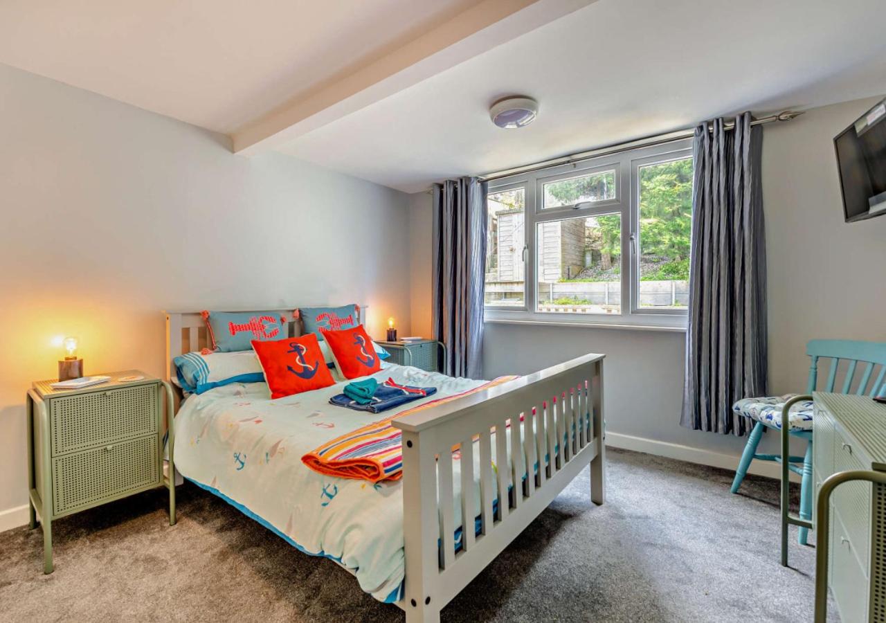 3 Bed in Kingswear oc-a29168