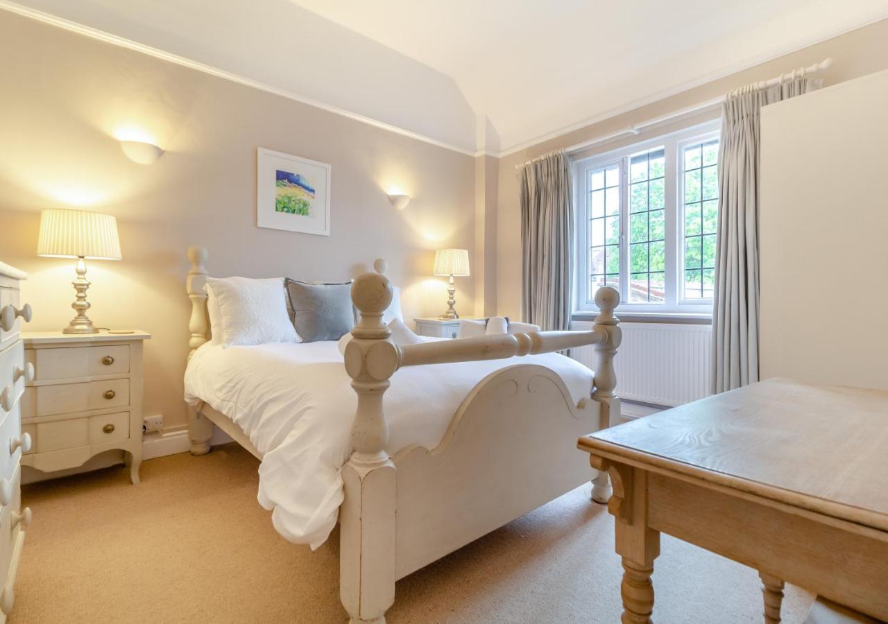 6 Bed in Southwold oc-see