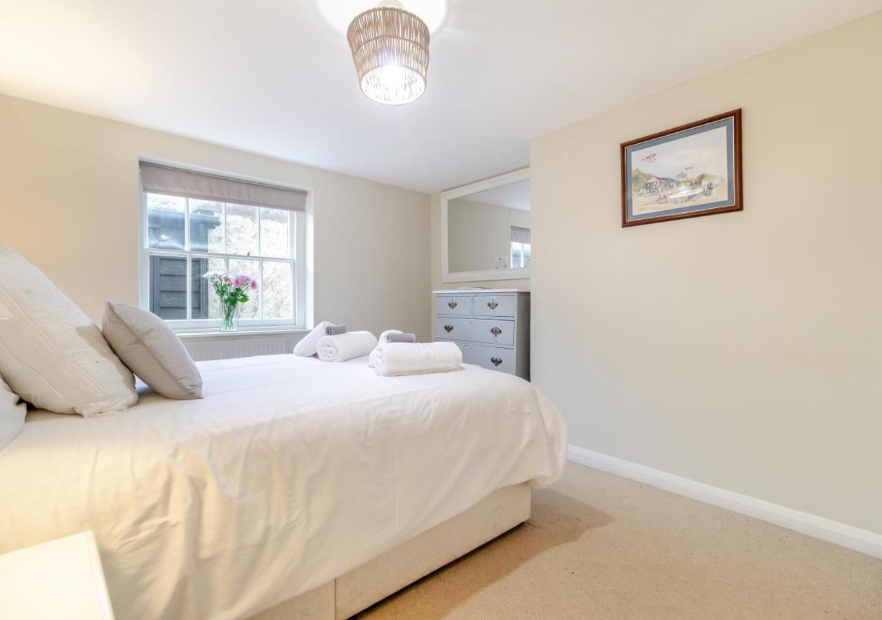 6 Bed in Southwold oc-see