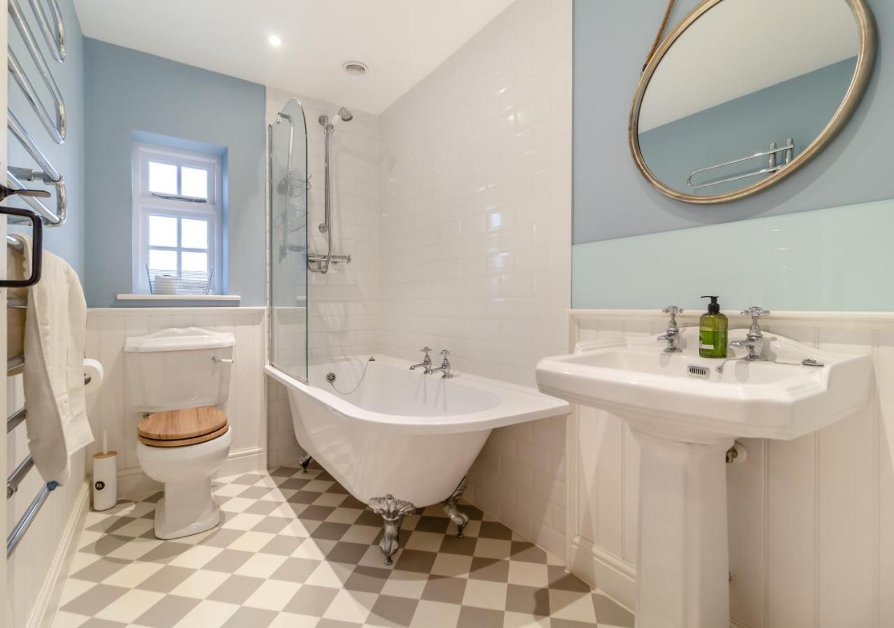 6 Bed in Southwold oc-see