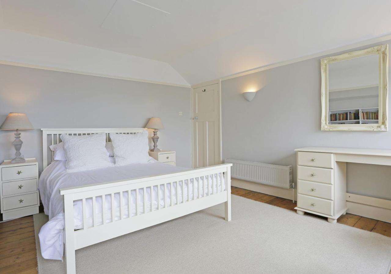 6 Bed in Southwold oc-see