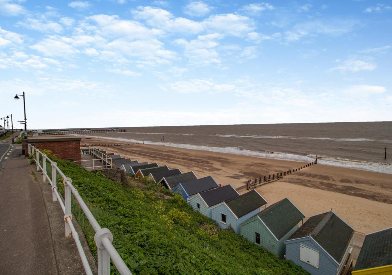 6 Bed in Southwold oc-see