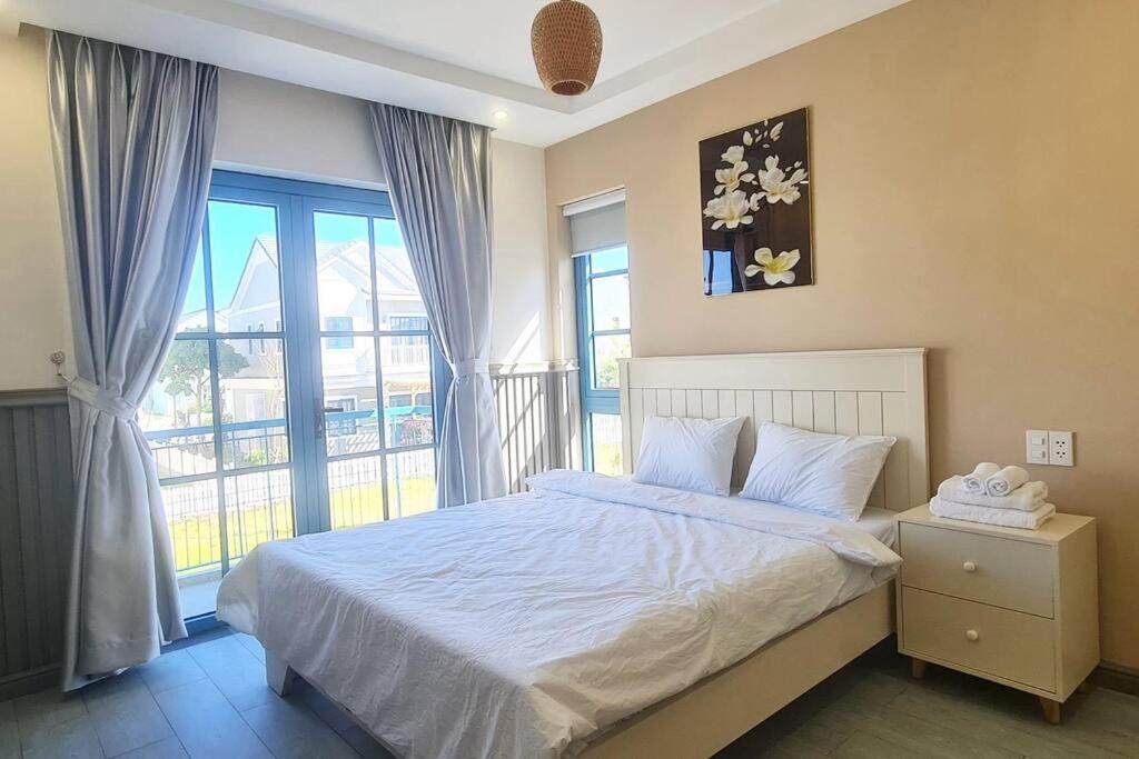 Biệt thự giáp biển Surry Villa-NovaWorld Phan Thiết