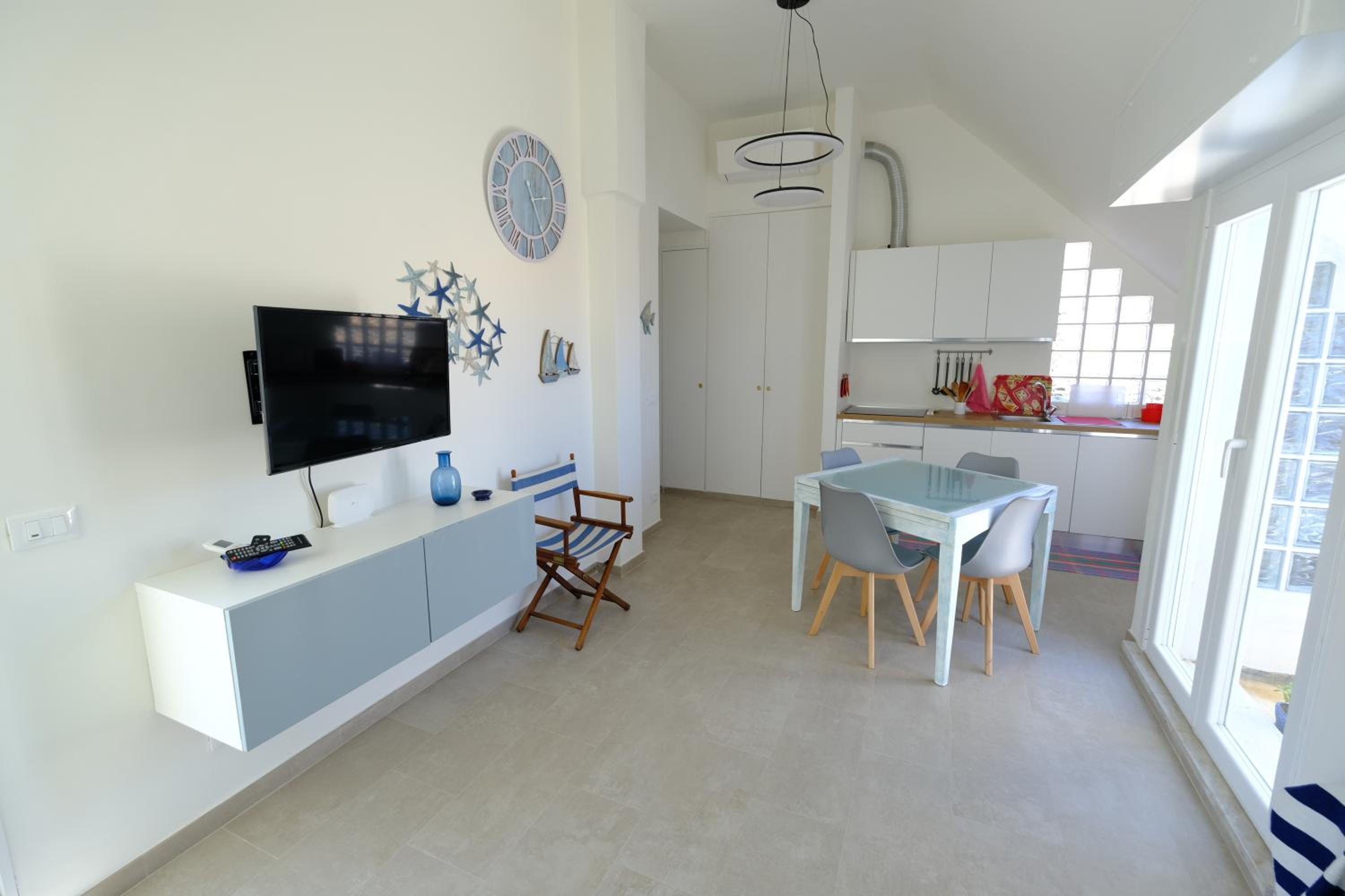 Seaview Attic with Terrace by PortofinoVacanze view 4