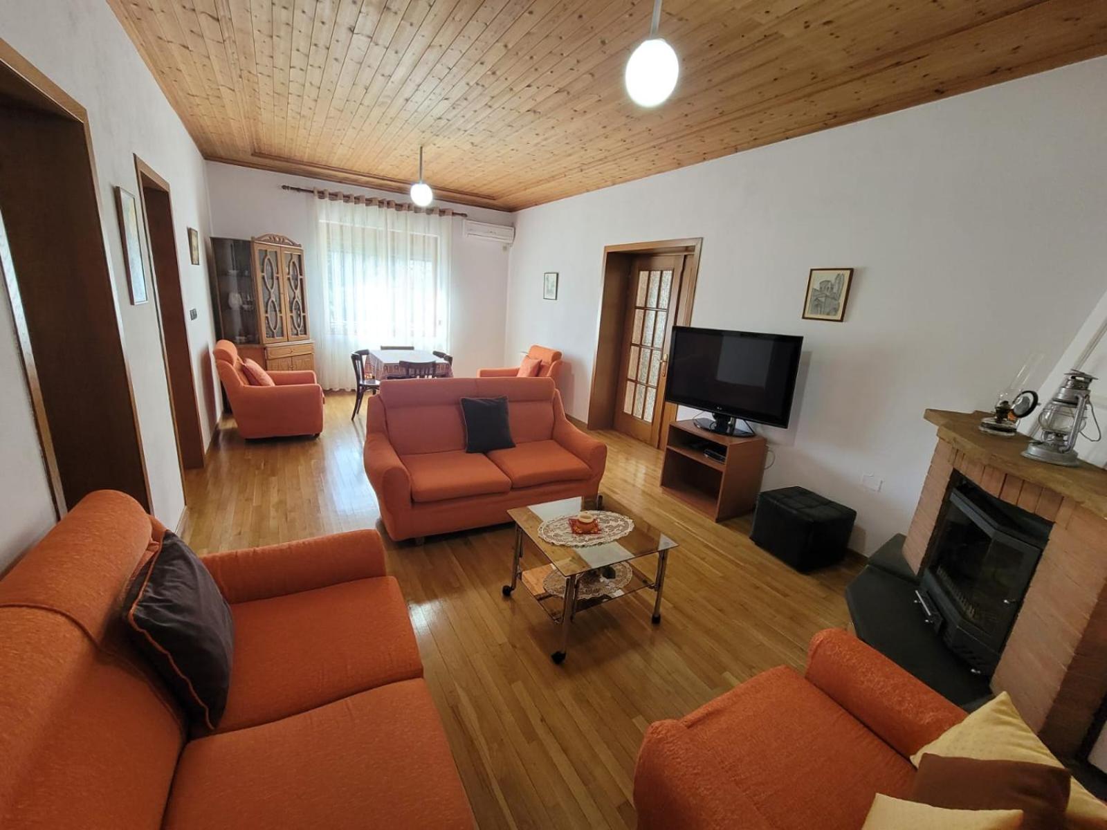 Jona Guest house
