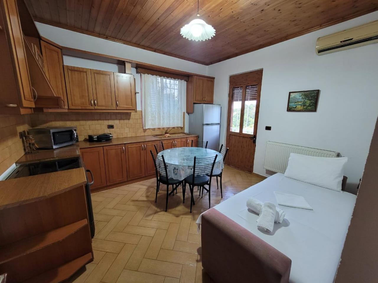 Jona Guest house
