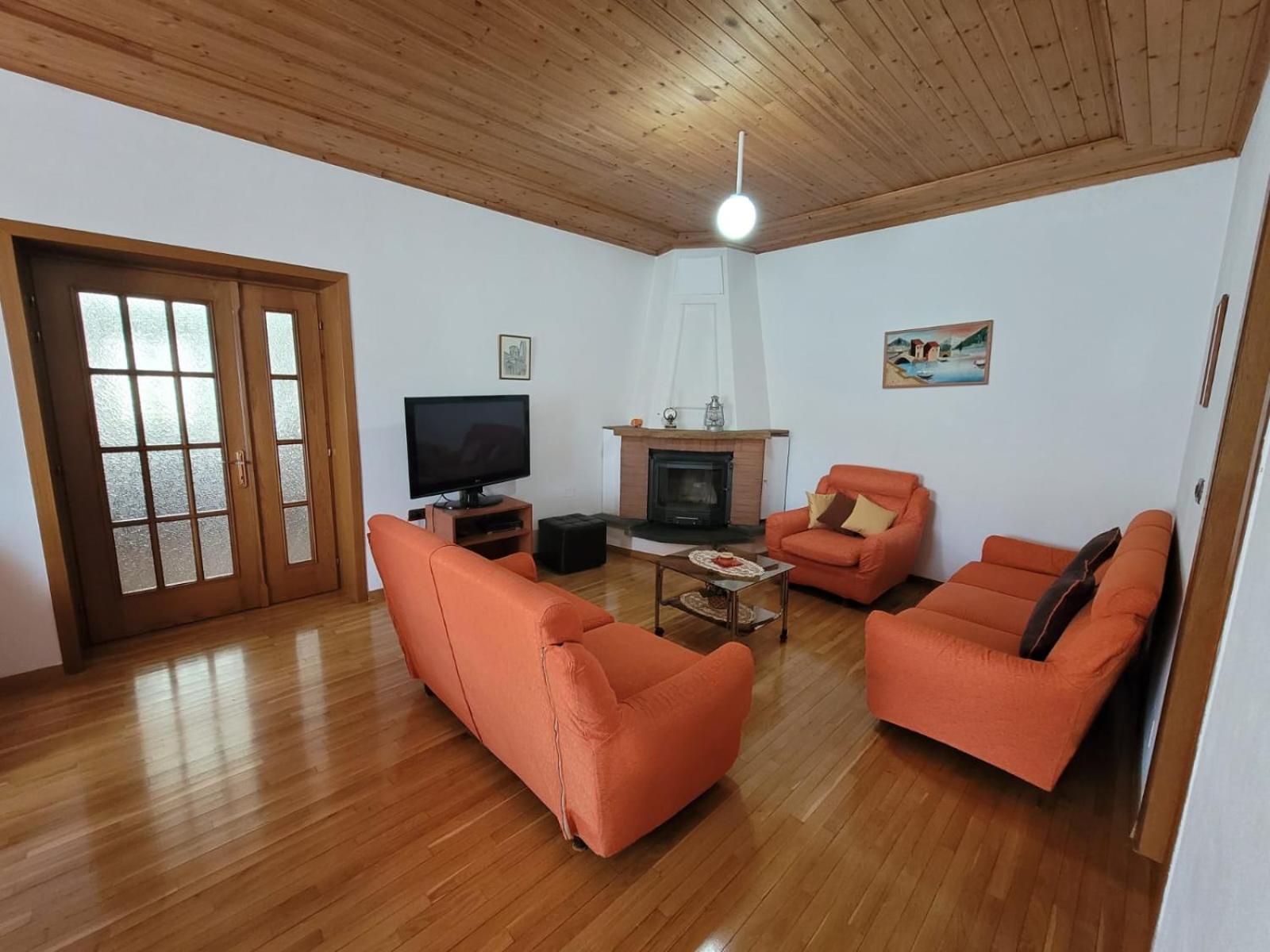 Jona Guest house
