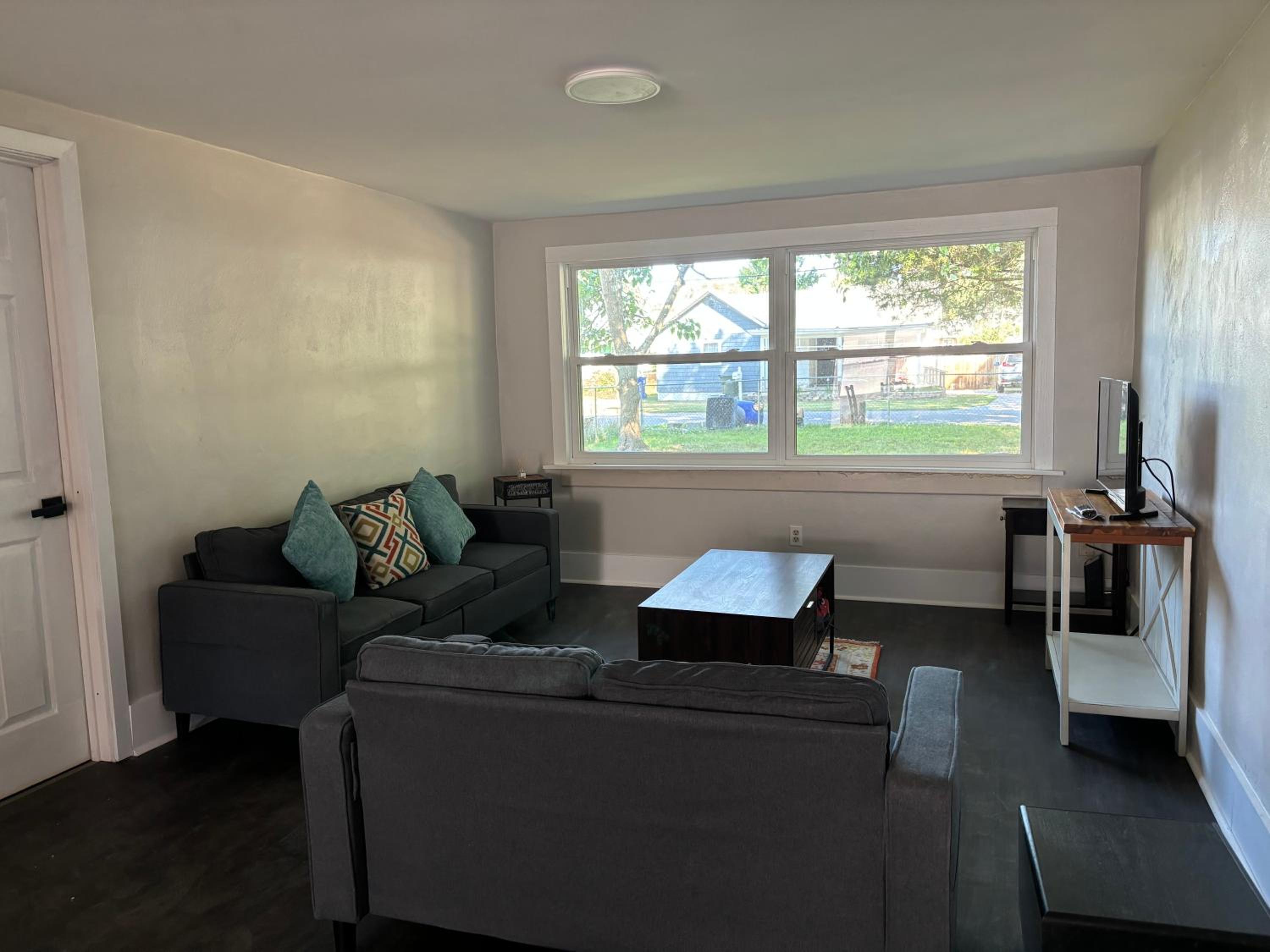 Sunshine Cottage 30 plus Days stay ONLY view 2