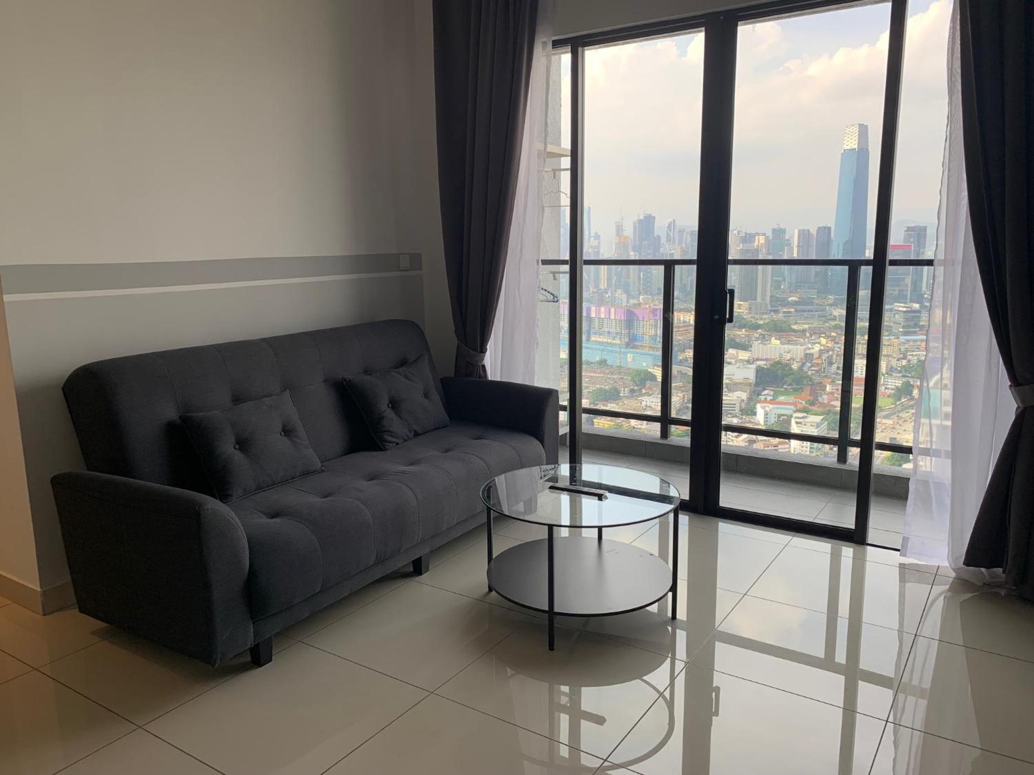 KLCC view luxury service apartment Trion KL
