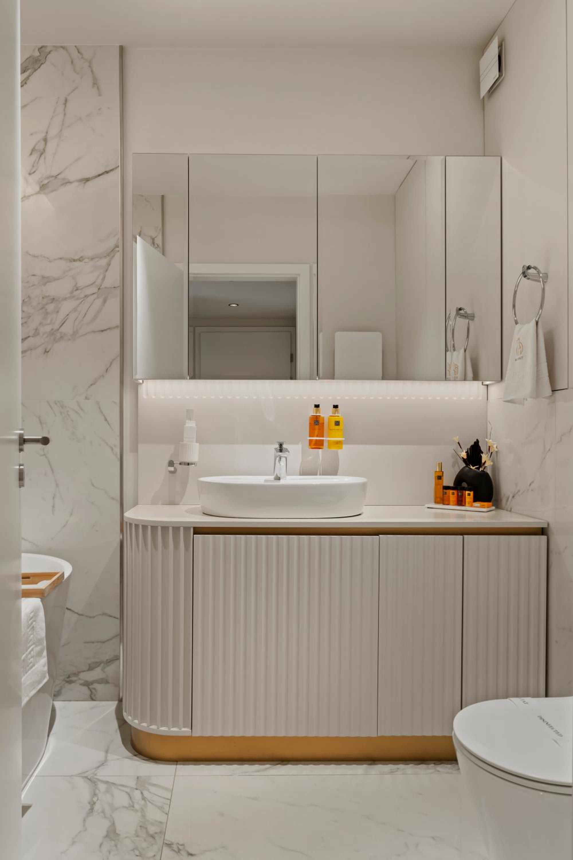 Mido Bird Luxury Apartment with Private Parking & Self Check-in view 3