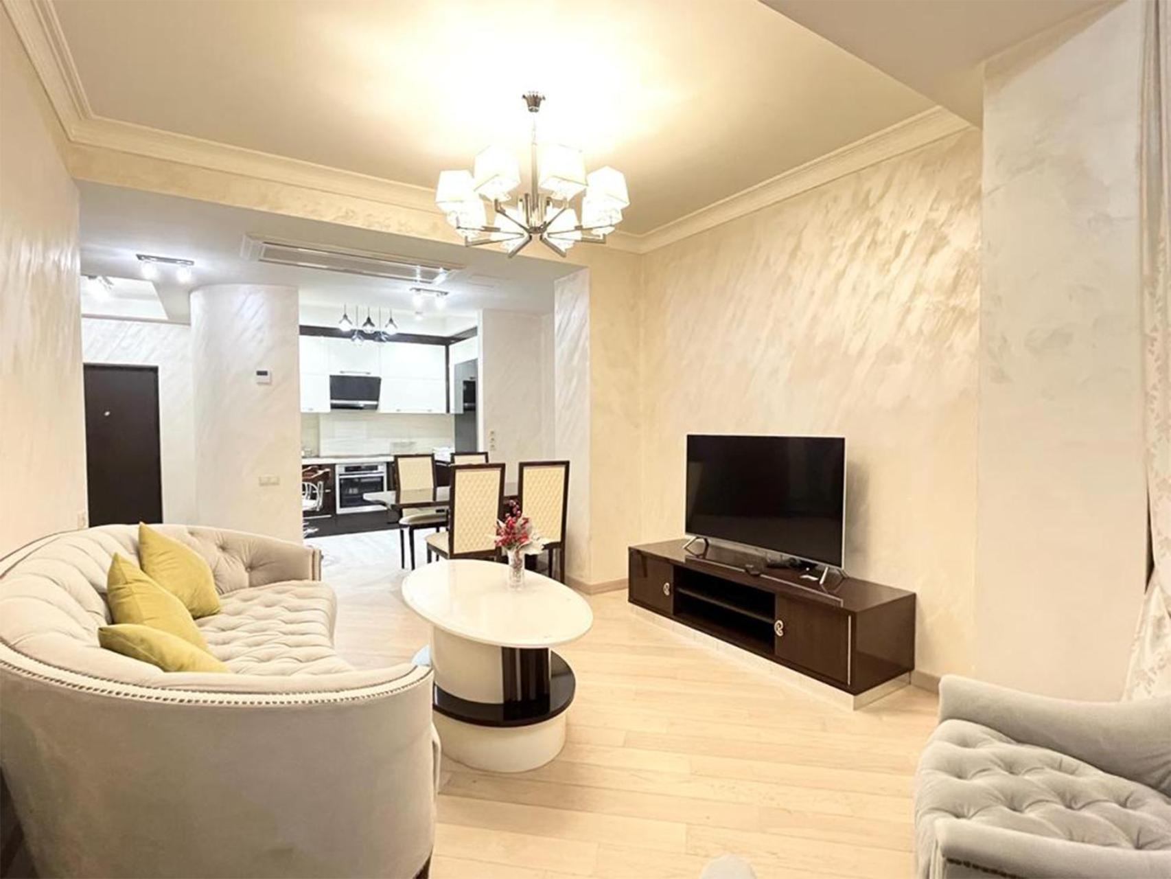 Luxuary Spacious 3 BEDROOM 2 Bathroom Apartment in Yerevan,Pavstos Buzand Street 17