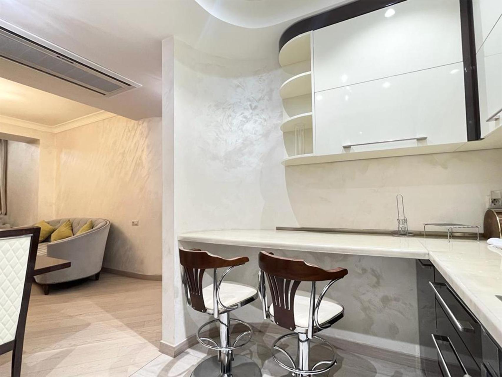 Luxuary Spacious 3 BEDROOM 2 Bathroom Apartment in Yerevan,Pavstos Buzand Street 17