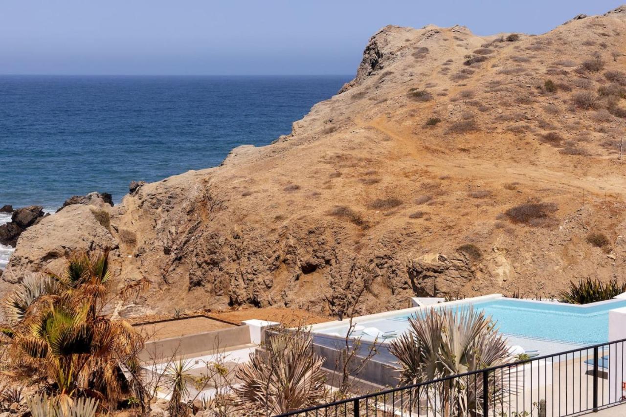 Stunning Beachfront Residence with Resort Perks