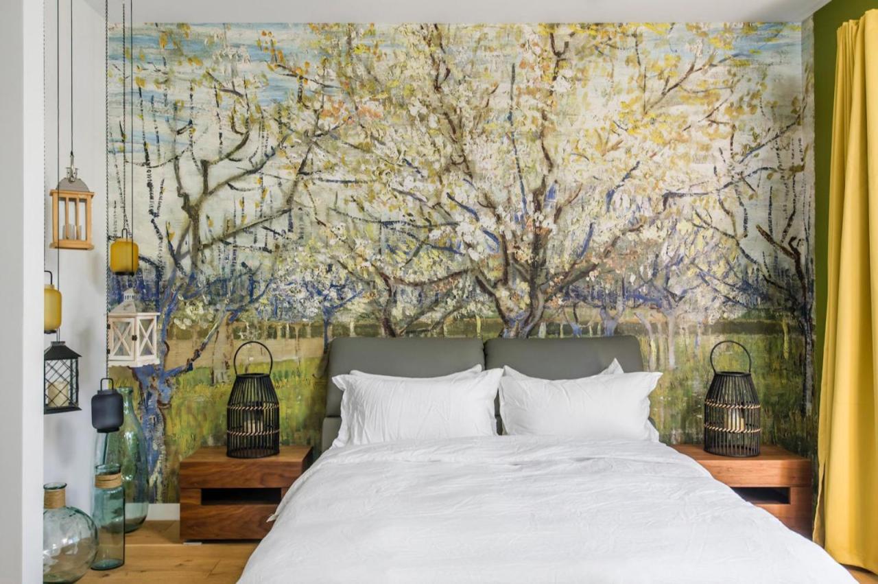 The Bella Villa Venice Beach - luxury interior design - spa and terrace
