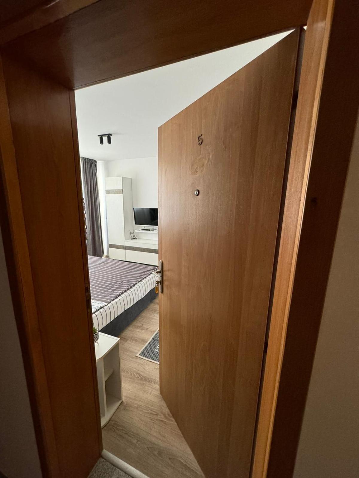 Manolovi Guest House