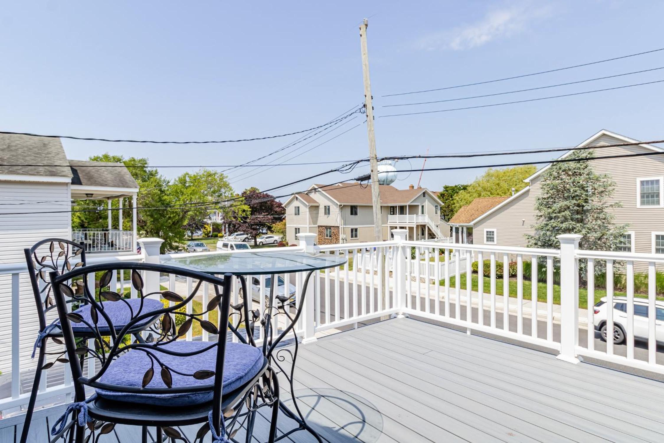 Spacious 3BR Condo Near Ventnor Beach view 4