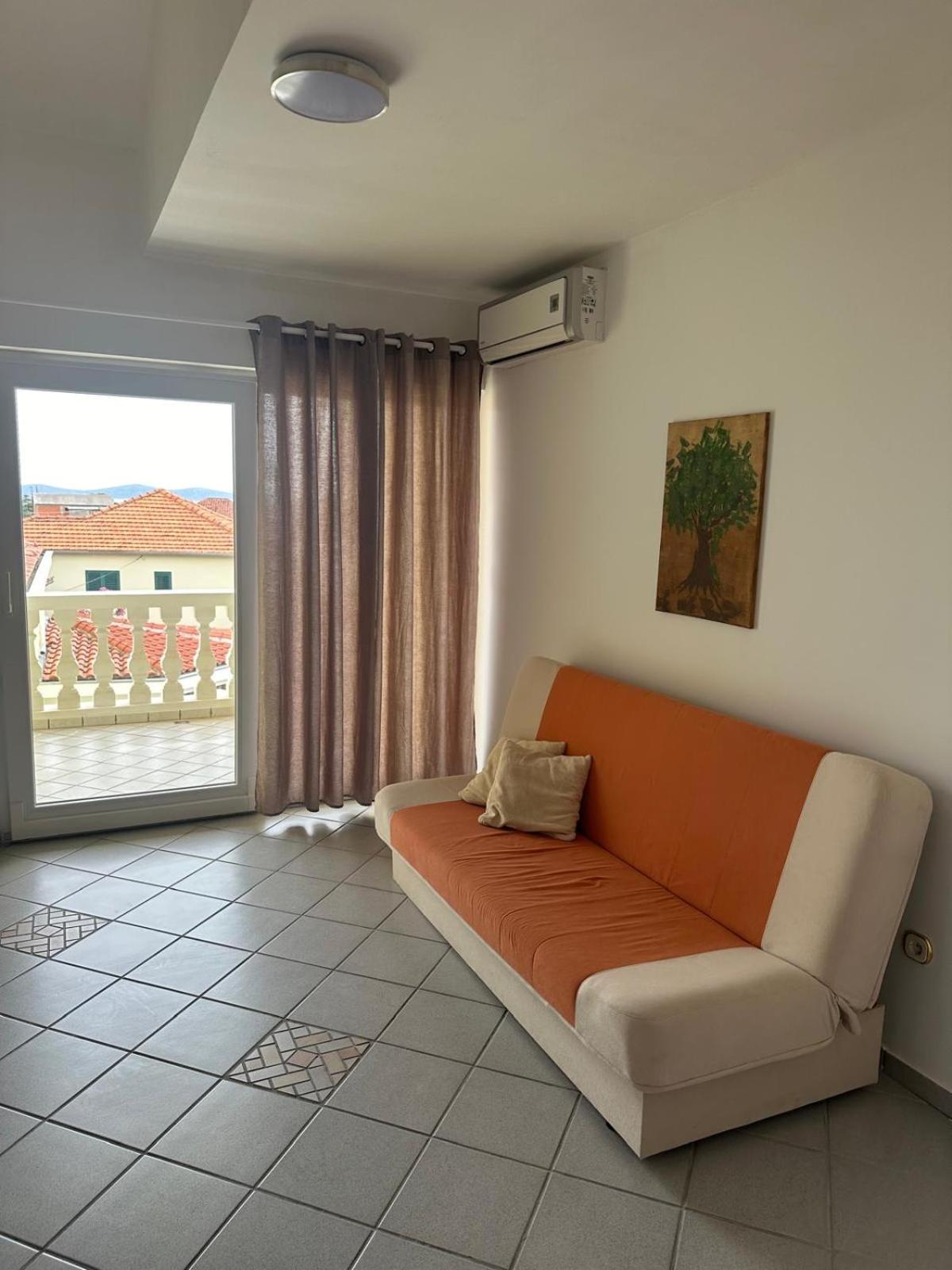 Apartments Jareb
