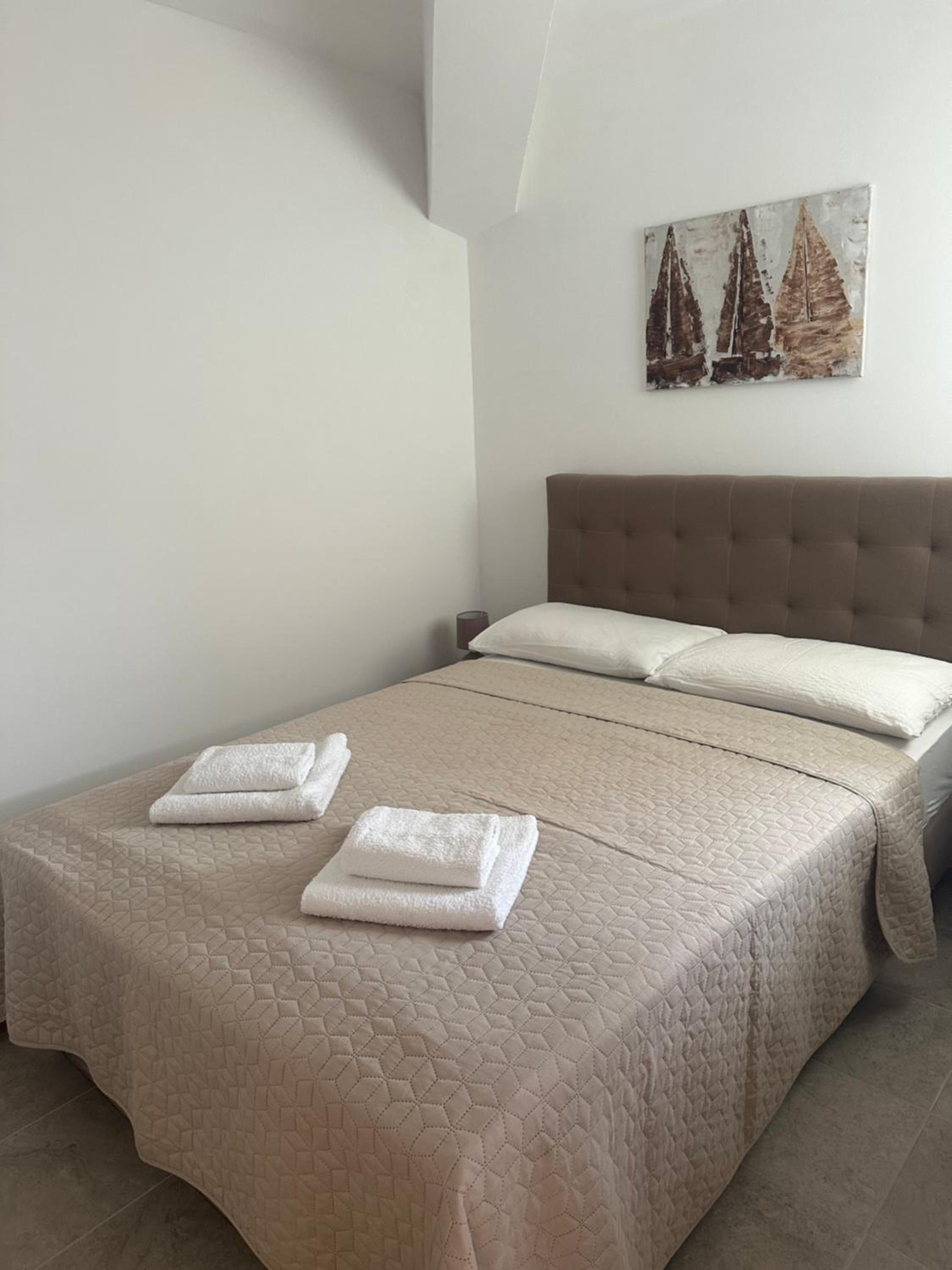Apartments Jareb
