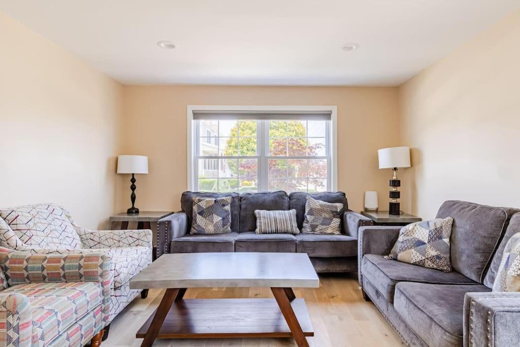 Charming 3BR Condo Near Ventnor Beach view 2