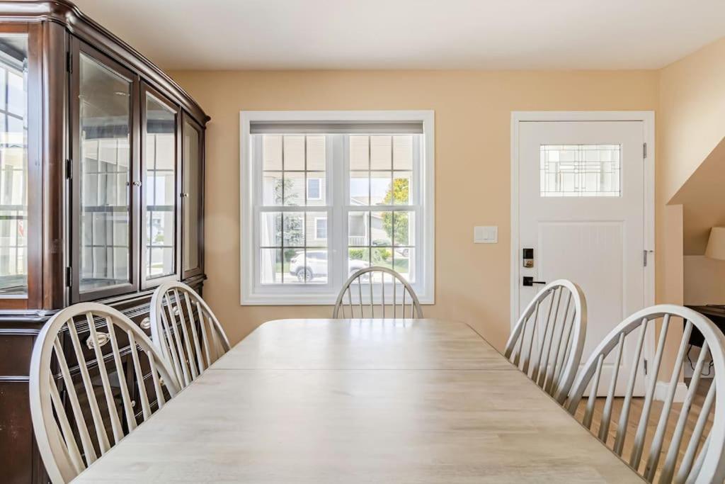 Charming 3BR Condo Near Ventnor Beach view 5